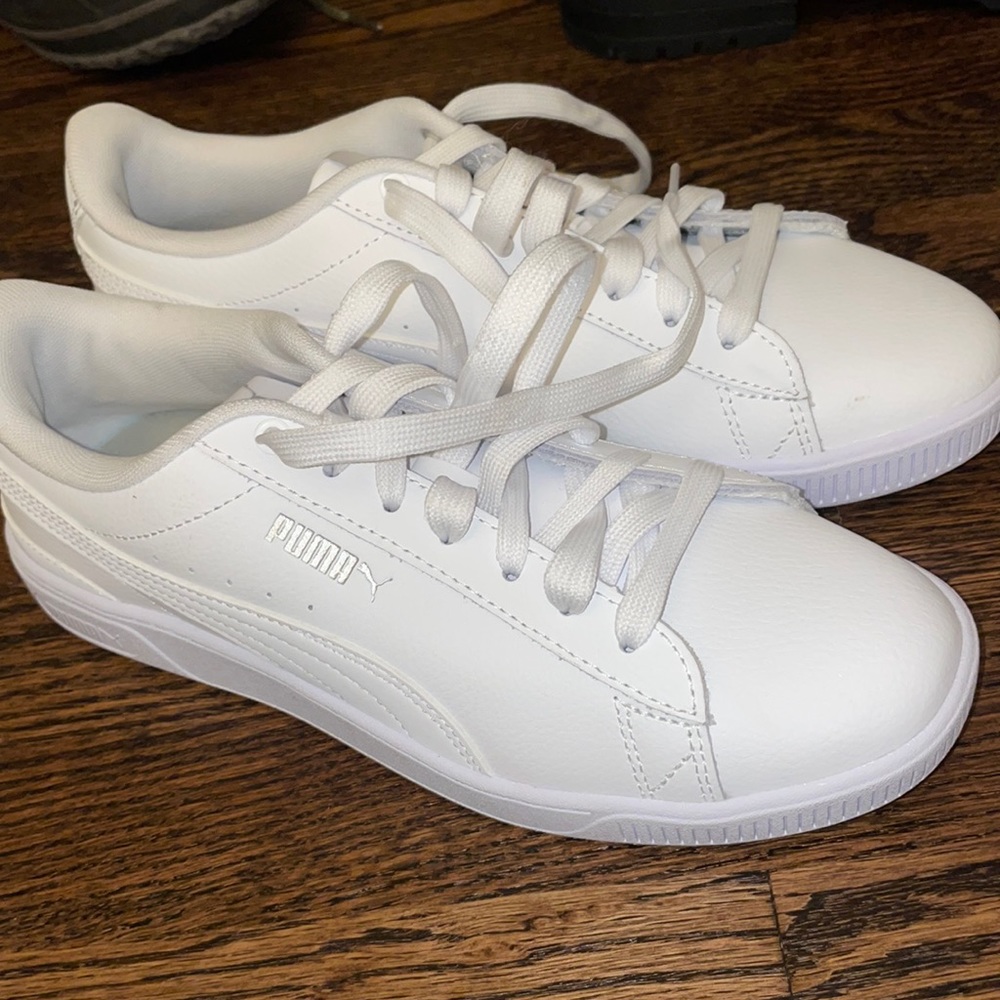 Women’s Puma Vikky Leather Sneaker